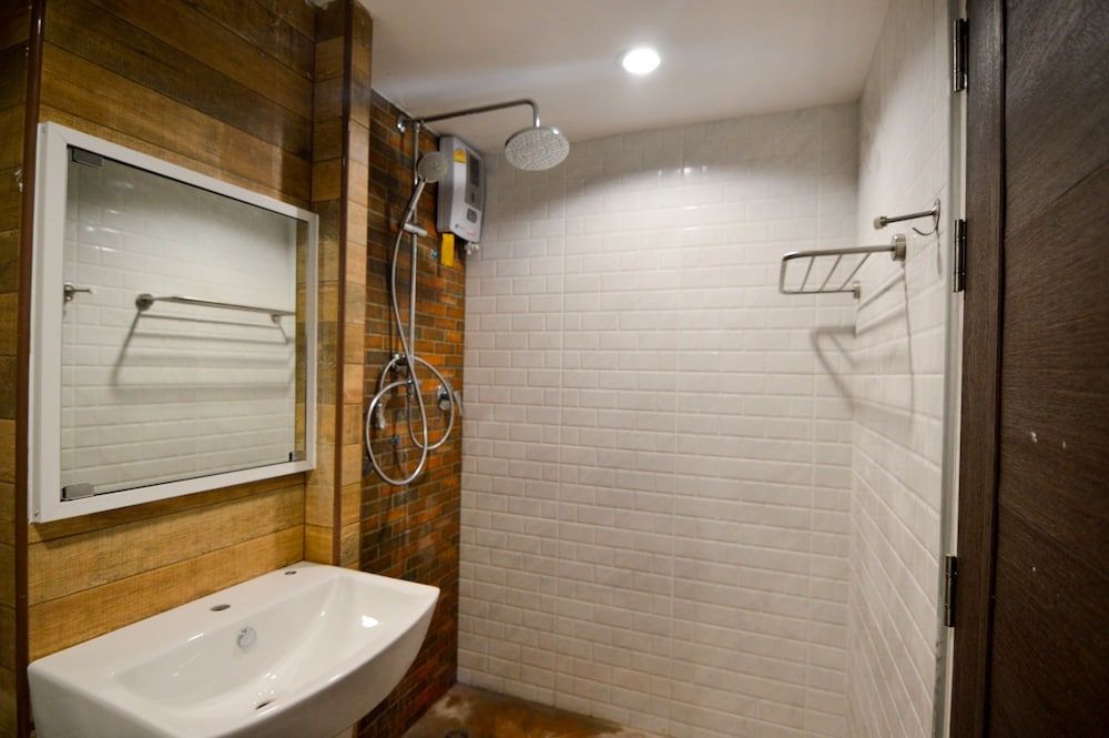 UD Capital Deluxe Twin Room 4