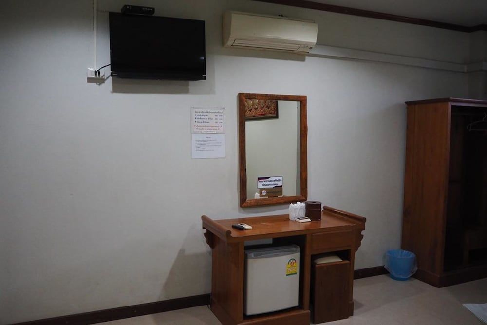 Country Inn 304 Standard Double Room 4