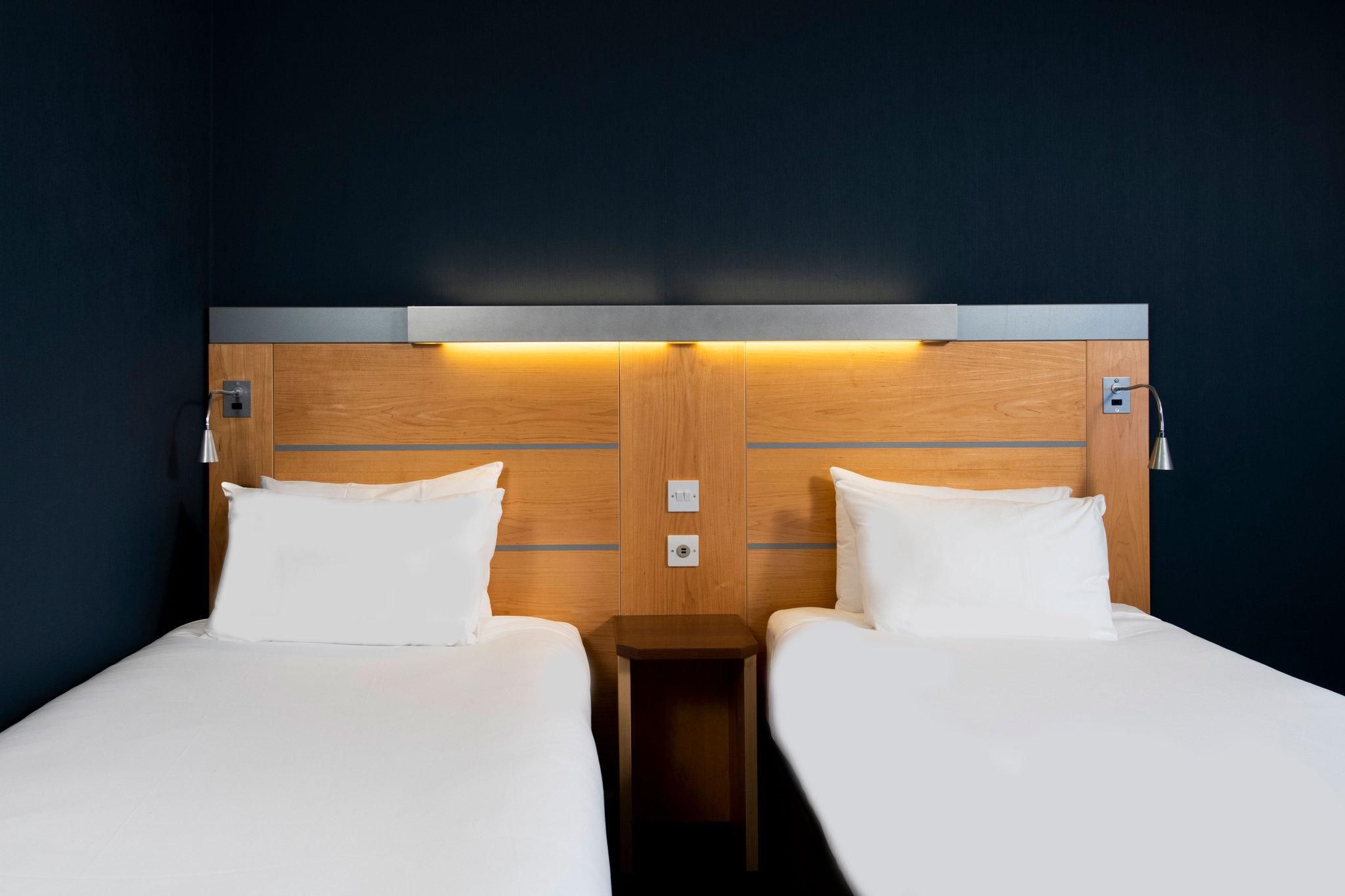 2 Single Standard Accessible with Free Hot Breakfast