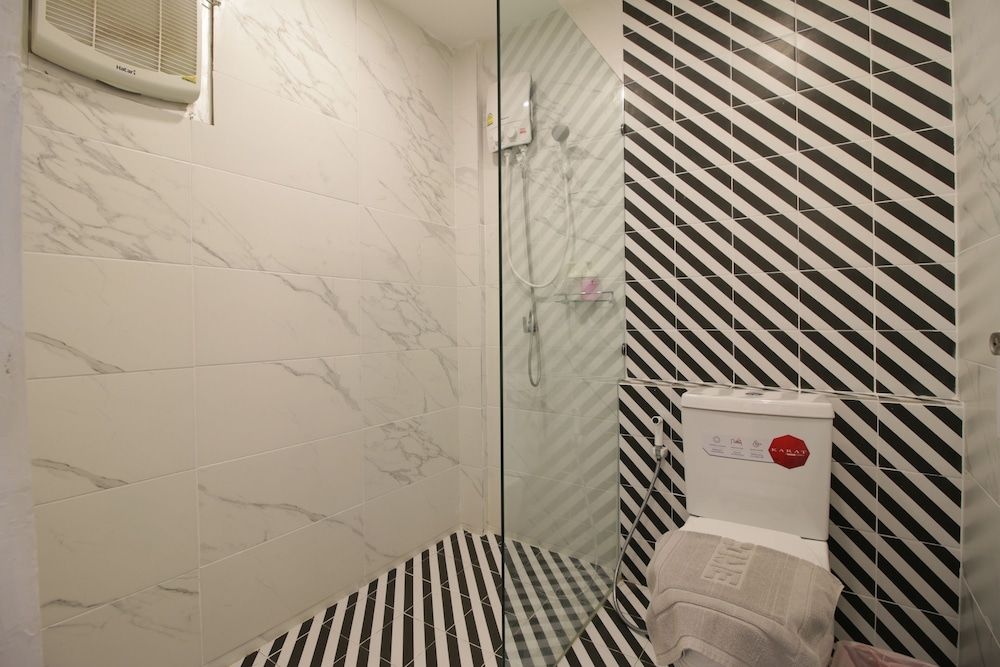 Tawaen Beach Resort Quadruple Room 7