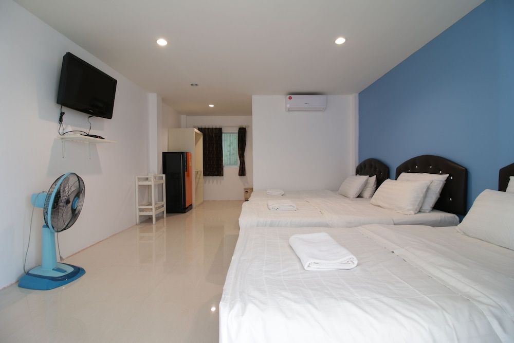 Tawaen Beach Resort Standard Triple Room 2