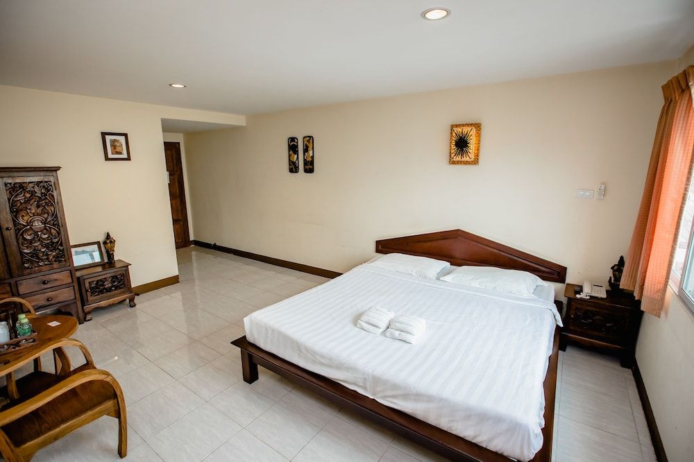 undefined May I Inn 9