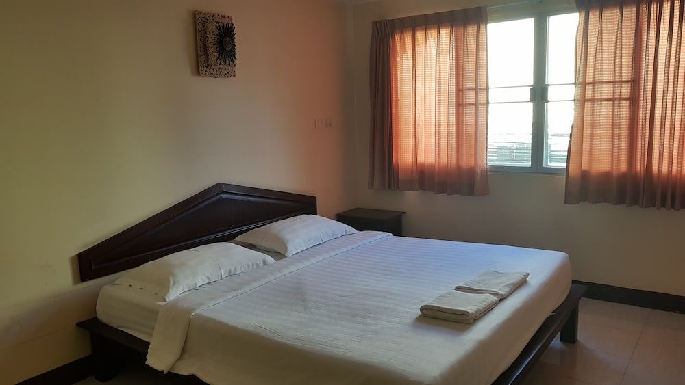 undefined May I Inn 4