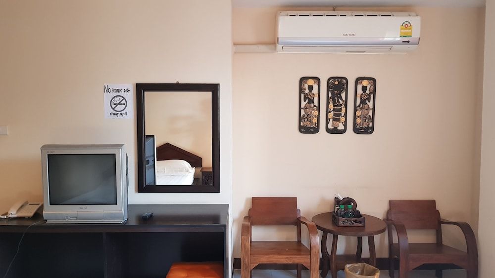 May I Inn Standard Twin Room 12