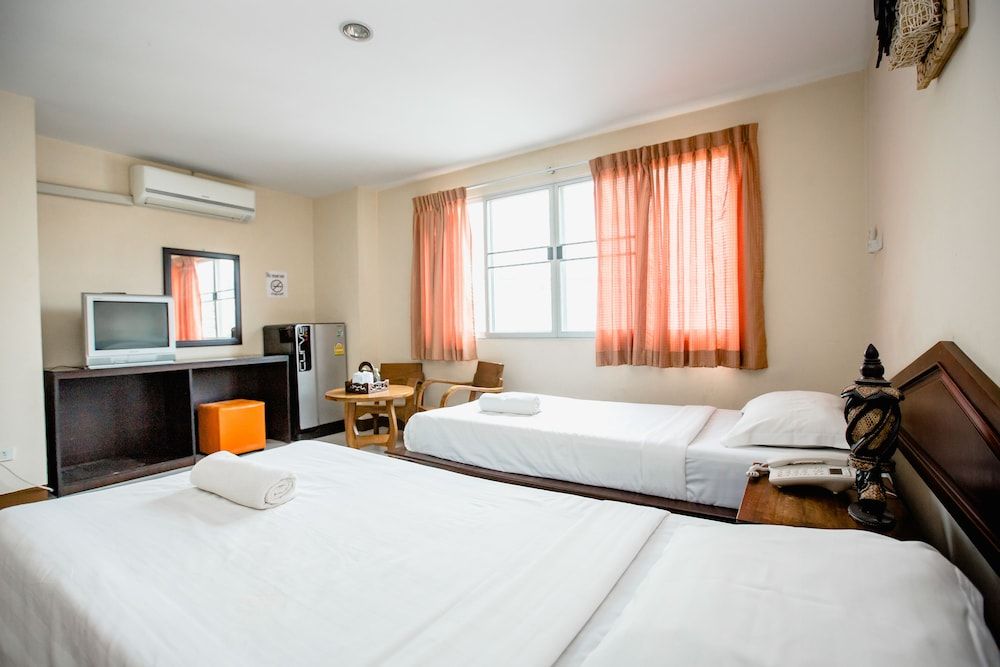 May I Inn Standard Twin Room 10