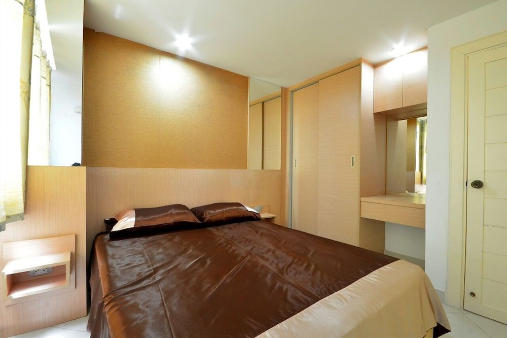 undefined Paradise Park 8