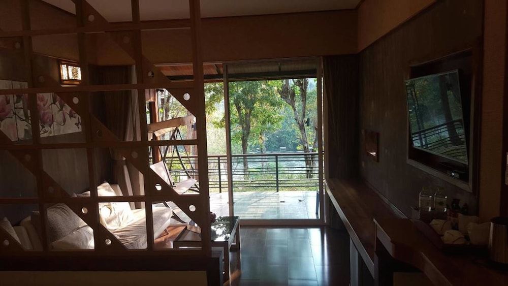 Baan Alisa Bed and Breakfast Suite 11