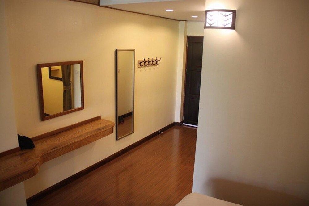 Baan Alisa Bed and Breakfast Suite 9