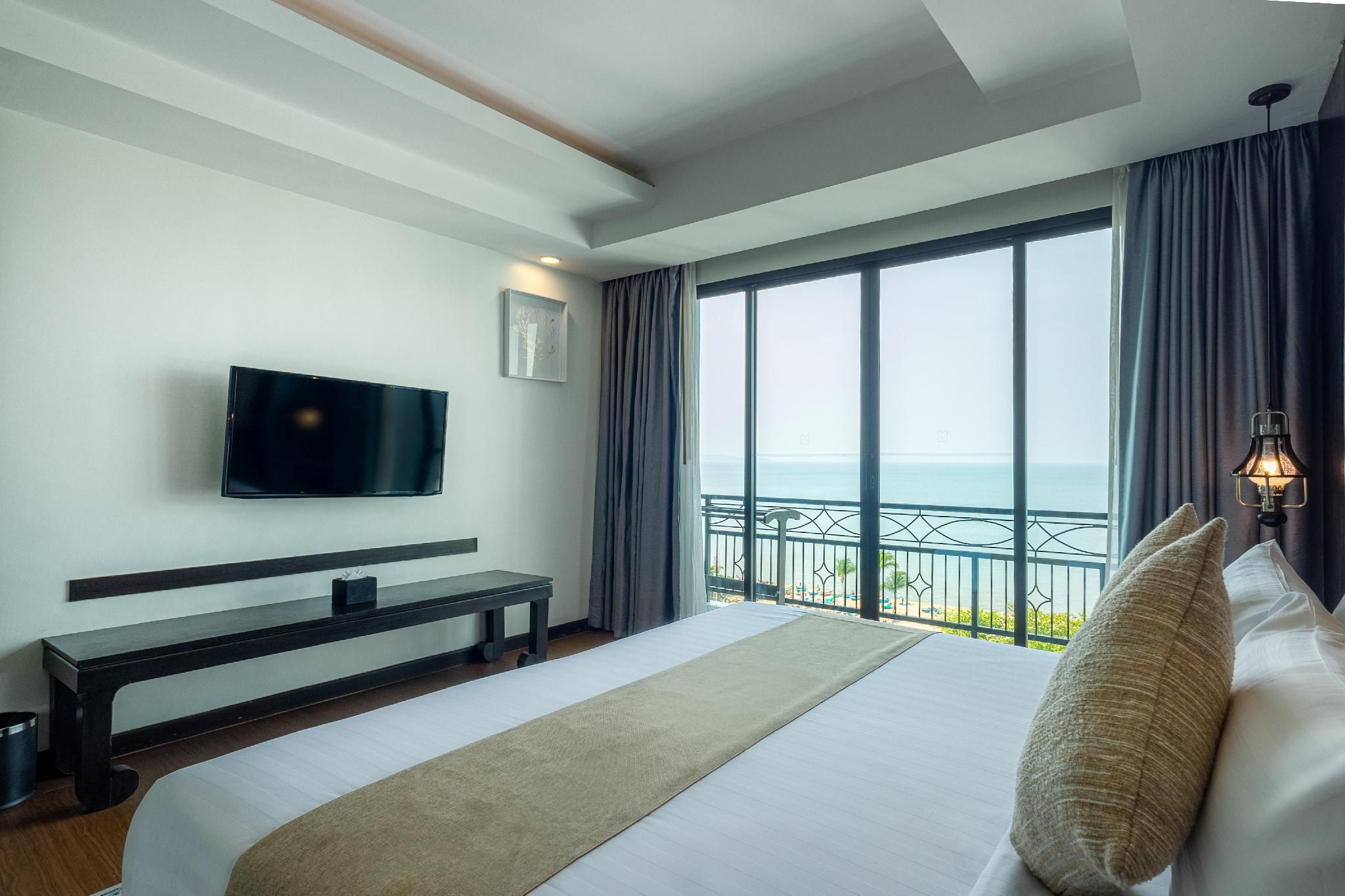 Deluxe Seaview Double Room with Balcony
