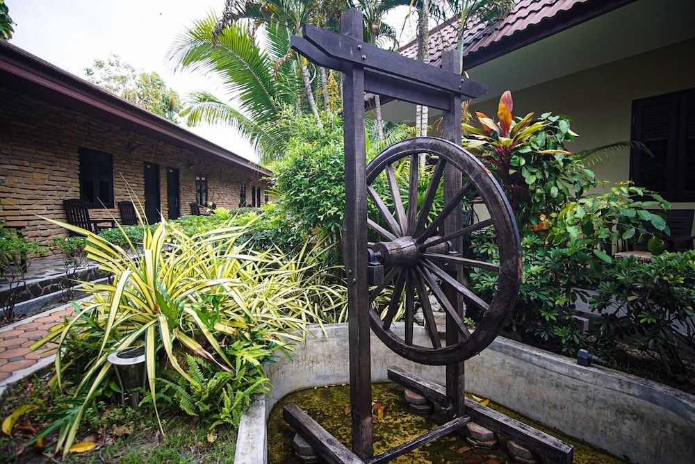 undefined Capricorn Village 7