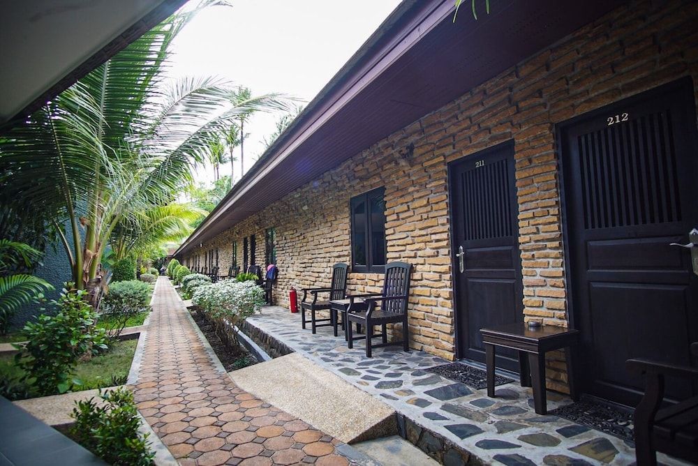 undefined Capricorn Village 9