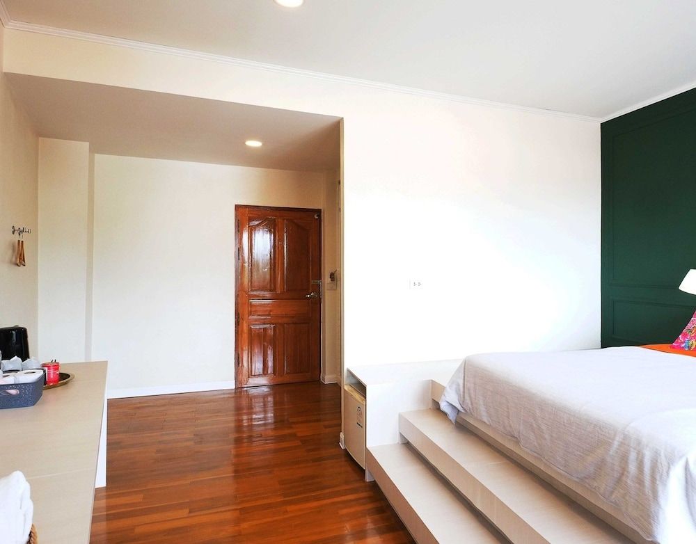 Buakham Rim Khong Deluxe Room 9