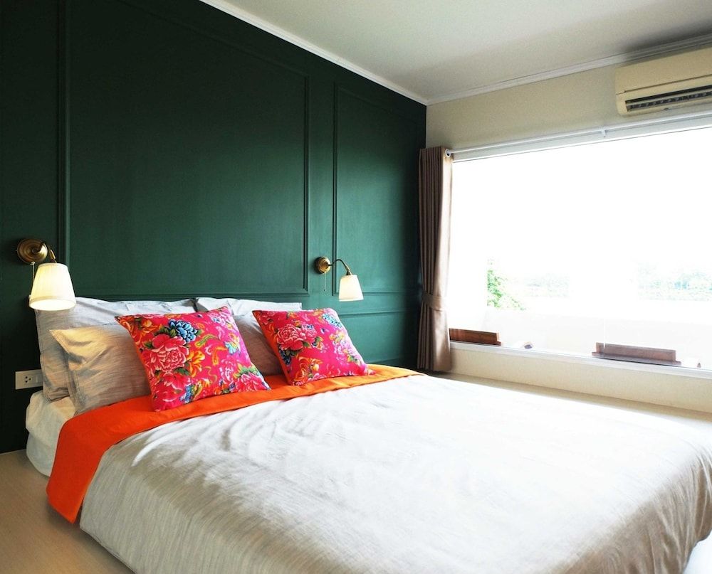 Buakham Rim Khong Deluxe Room 7