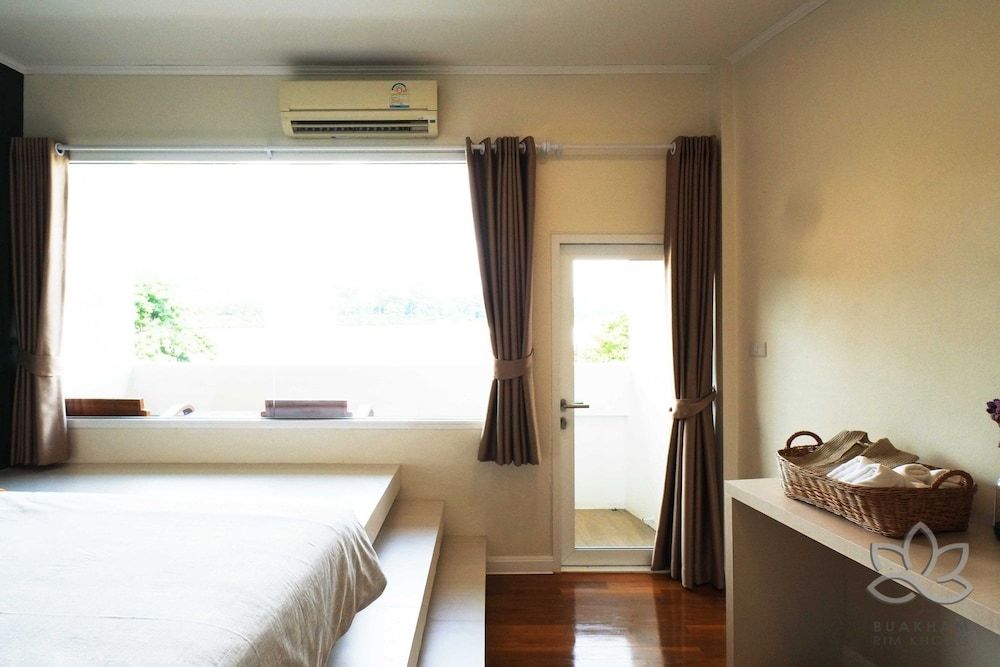 Buakham Rim Khong Deluxe Room 22
