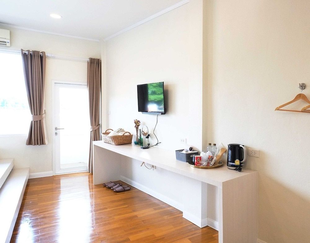 Buakham Rim Khong Deluxe Room 23