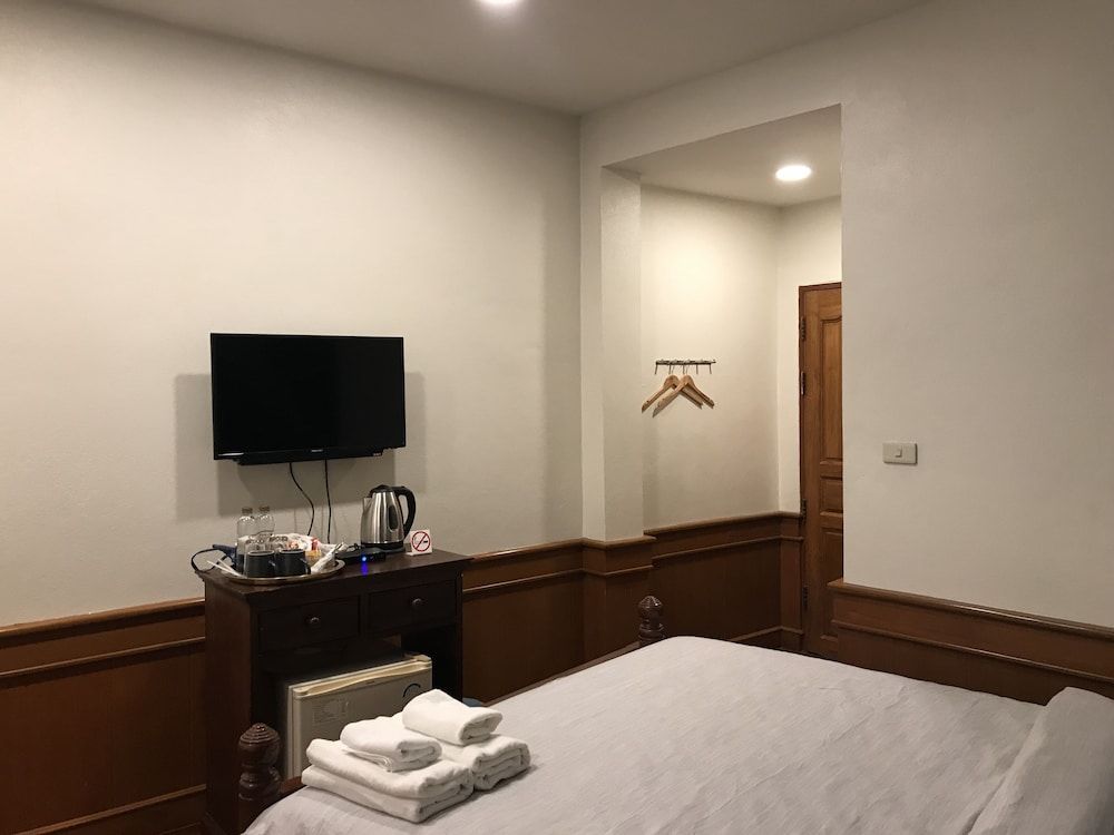 Buakham Rim Khong Superior Room