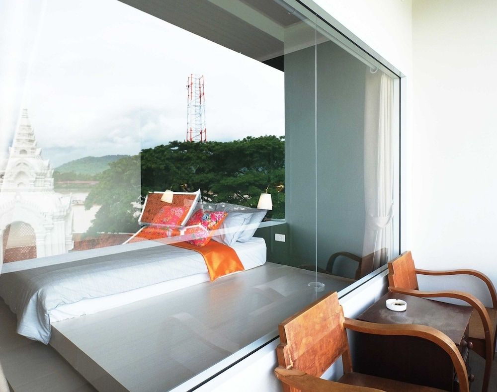 Buakham Rim Khong Deluxe Room 13