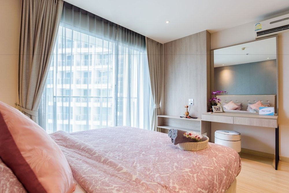 Bangkok Sky Walk Deluxe Studio, 1 King Bed, Balcony, City View