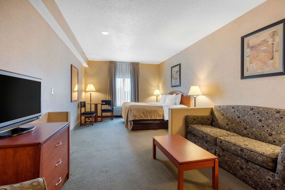 Suite, 1 King Bed with Sofa bed, Non Smoking, Kitchen (2 Person Sofa bed)