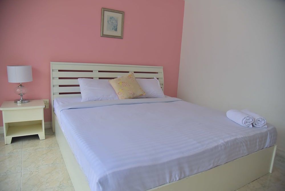 Baan P'Mike Resort Pranburi Deluxe Room 3