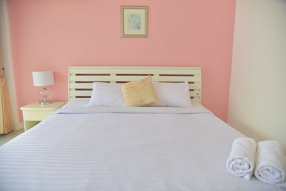 Baan P'Mike Resort Pranburi Deluxe Room 7