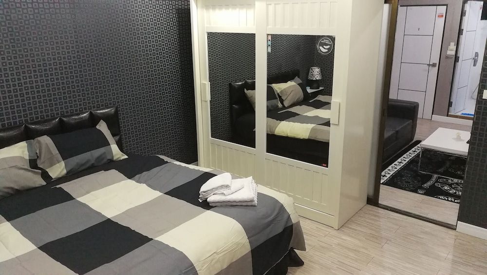 Deluxe Double Room, 1 Bedroom, Refrigerator & Microwave, City View