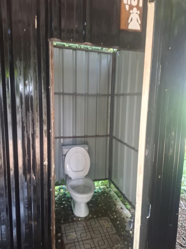 Sports Bar & Resort Camping Chalet 5