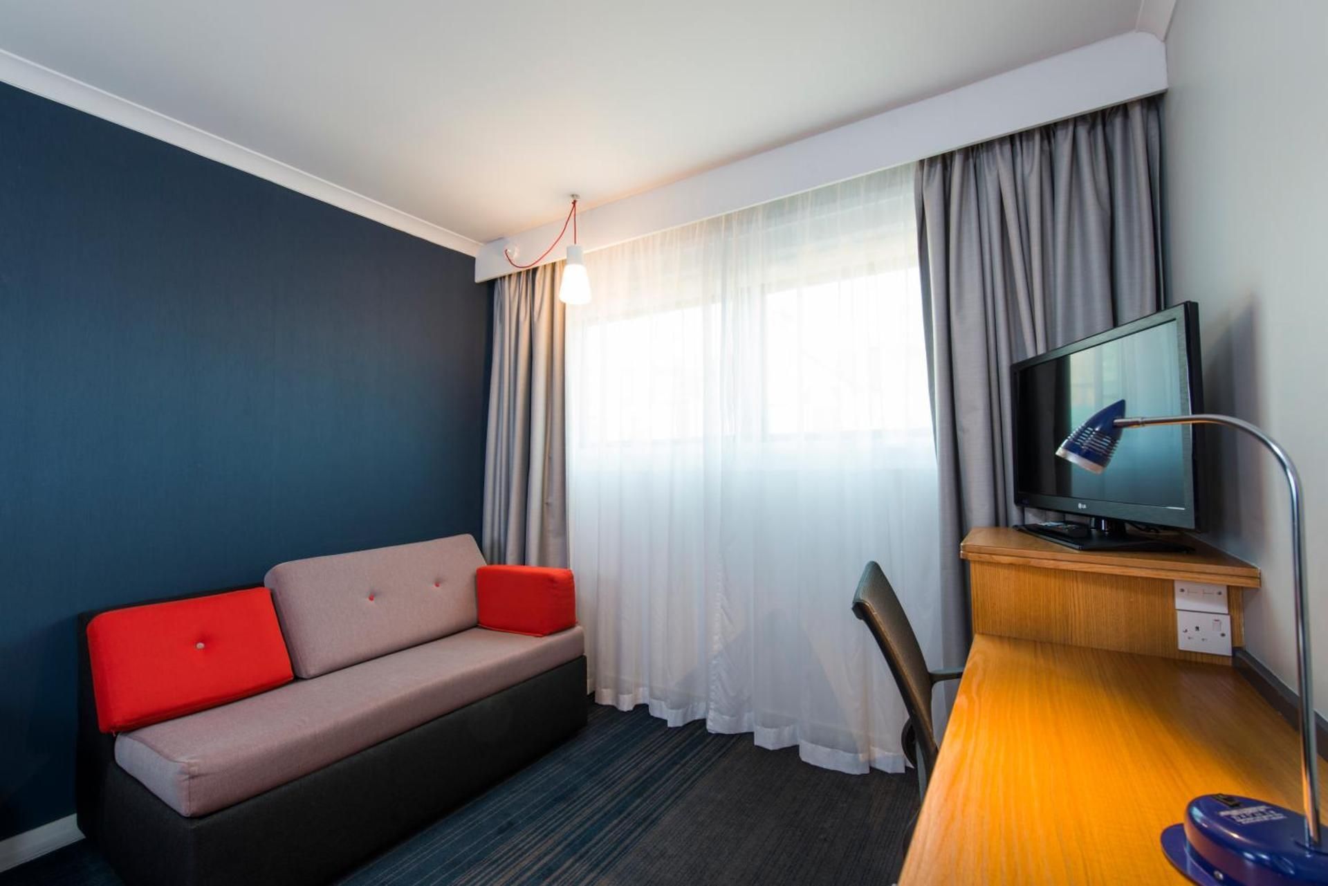 1 Double Standard Sofa Bed with Free Hot Breakfast