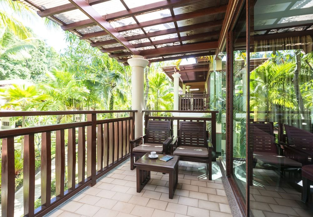 Khaolak Bay Front Resort Deluxe Room 4