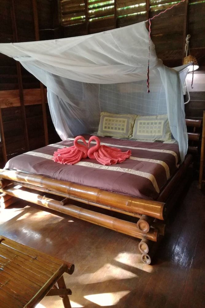 Basic Cabin, 1 King Bed, Garden View