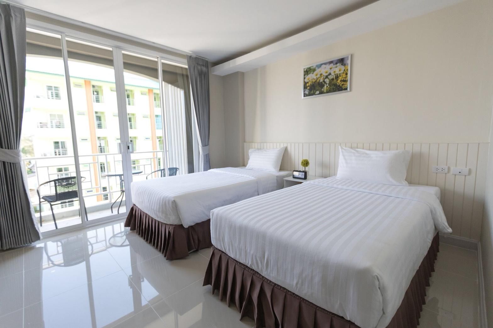 Standard Twin Bed Room