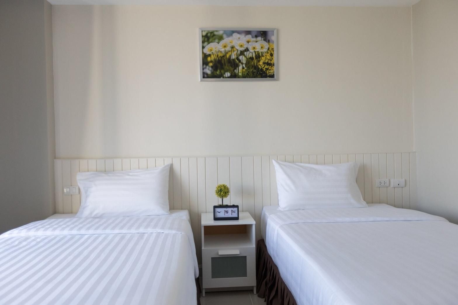 Standard Twin Bed Room