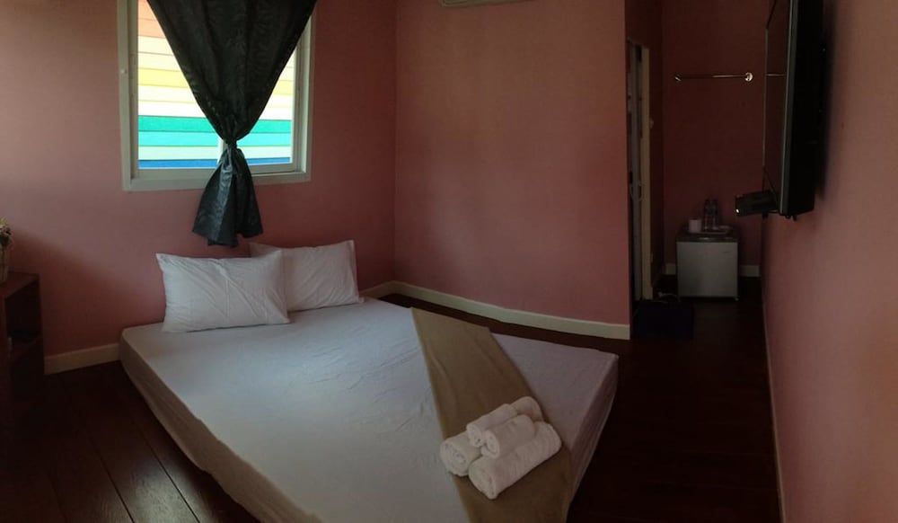 Se Sun Amphawa Standard Double Room 4