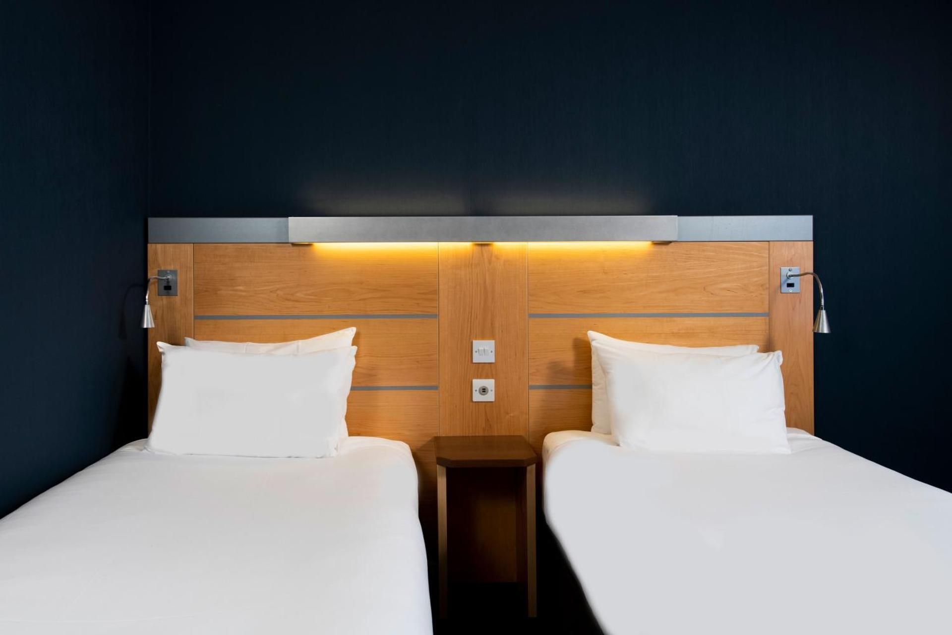 2 Single Standard Accessible with Free Hot Breakfast