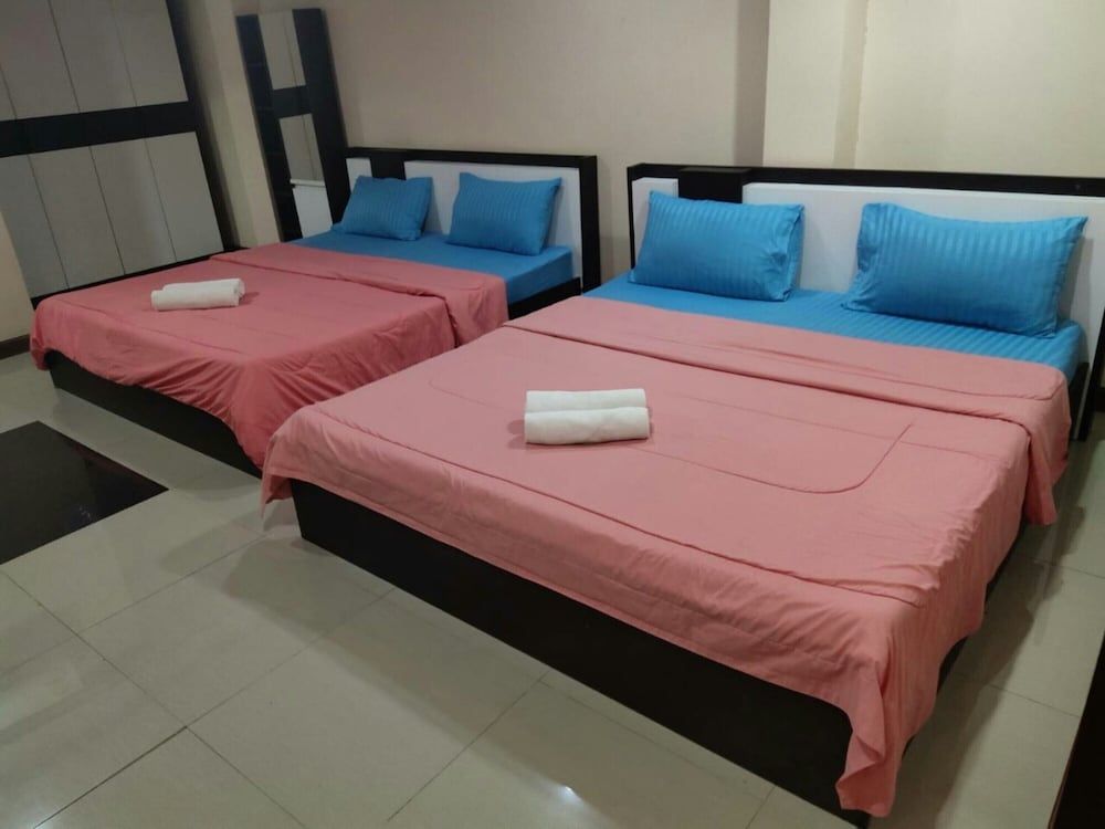 Tree House Chachoengsao Deluxe Quadruple Room 2