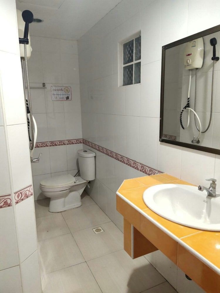 Tree House Chachoengsao Family Room 5