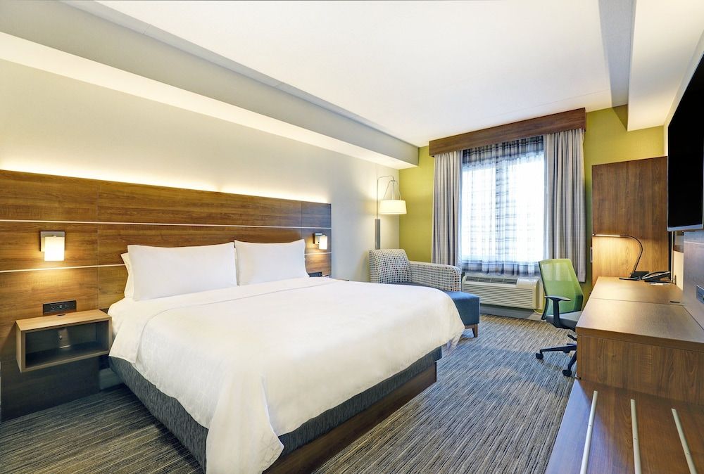 Standard Room, 1 King Bed