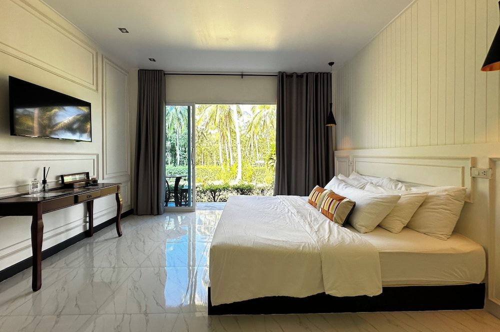 Koh Kood BED's Deluxe Double Room, 1 Double Bed, Garden View 14