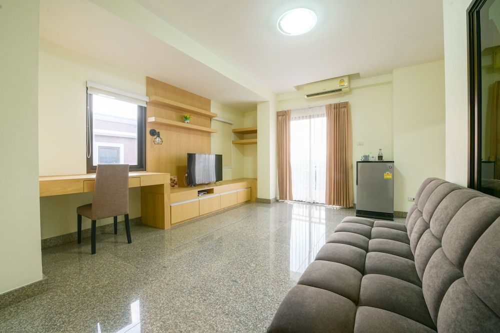 The Route Sriracha Hotel And Residence Premier Double Room 5