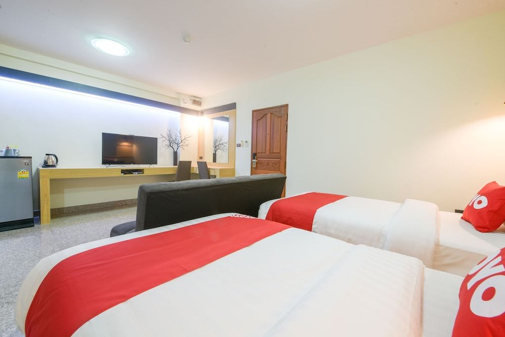 The Route Sriracha Hotel And Residence Deluxe Twin Room 2