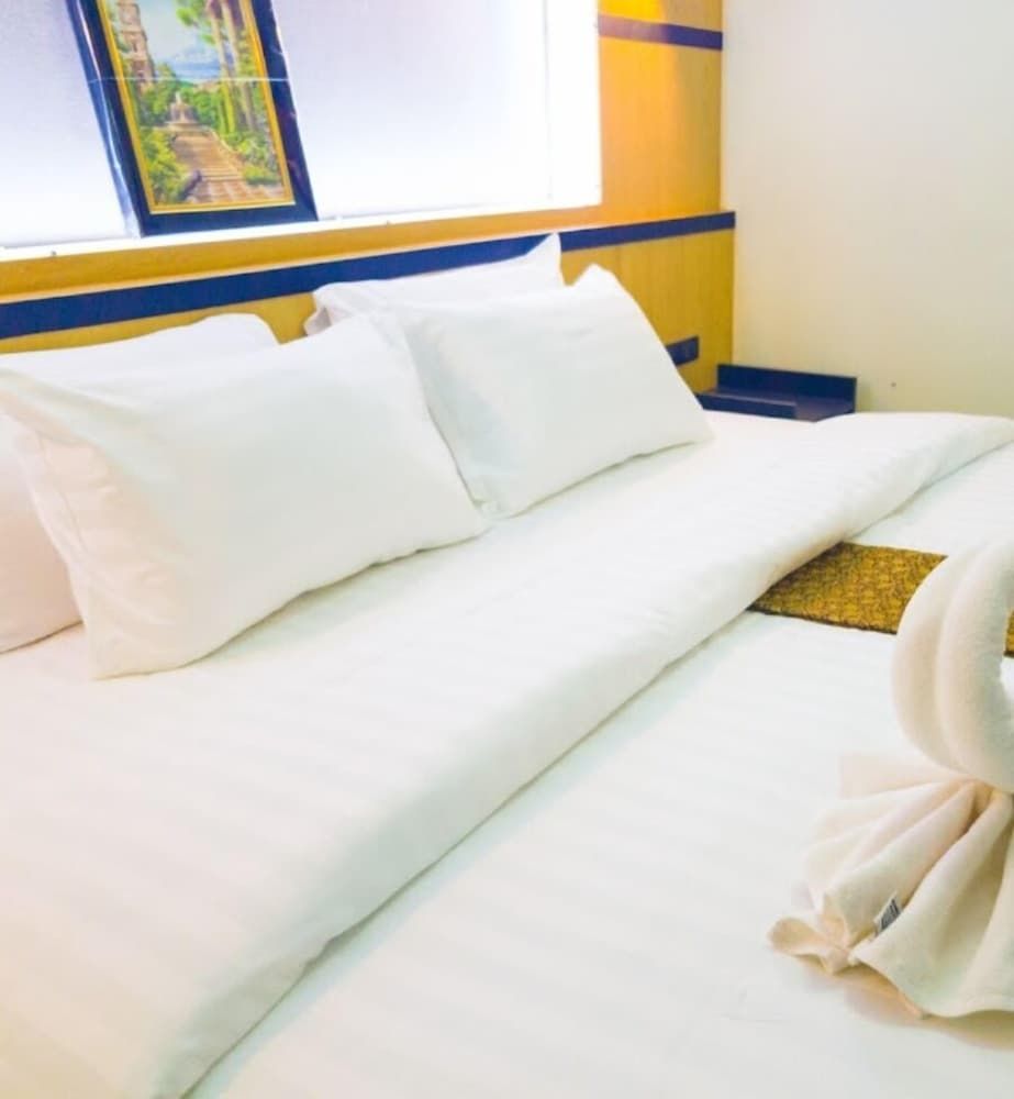 The Route Sriracha Hotel And Residence Premier Double Room 3