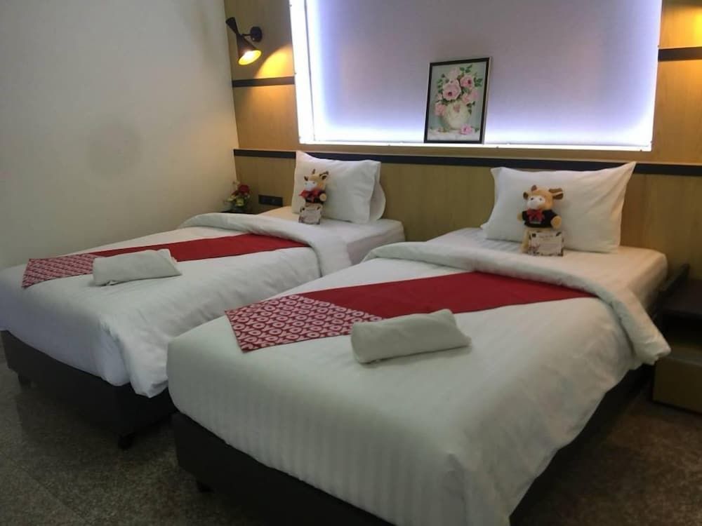 The Route Sriracha Hotel And Residence Deluxe Twin Room 3