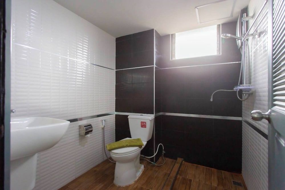 Pimpimarn Beach Hotel Superior Sea View Room with Balcony 9