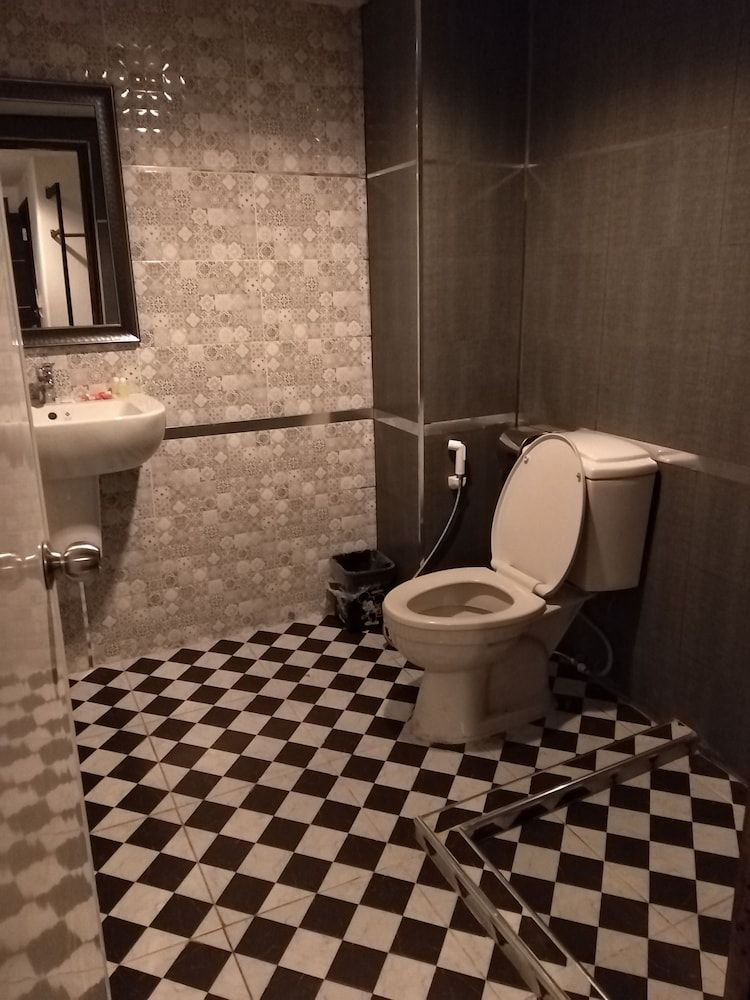 Pimpimarn Beach Hotel Family Room for 8 Persons 5