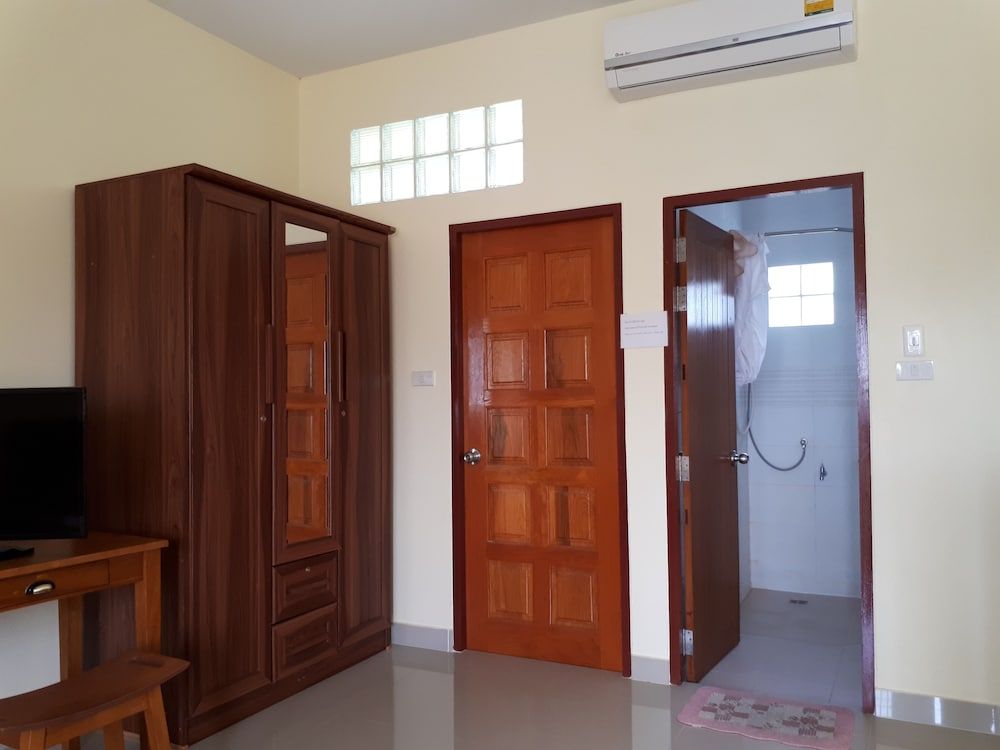 Wattana House Standard Double Room 12