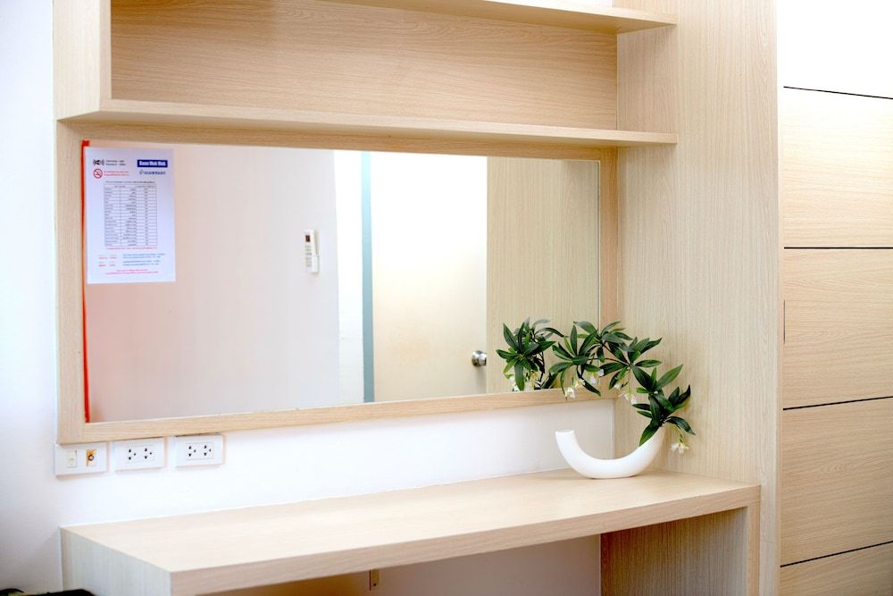 Baan Mek Mok Studio 15