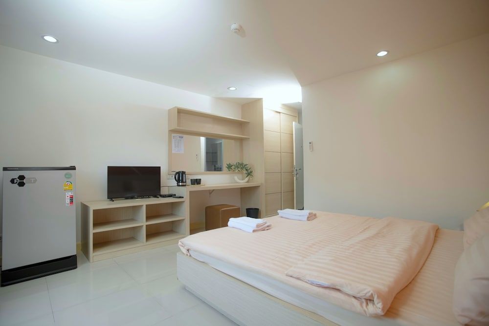 Baan Mek Mok Studio 6