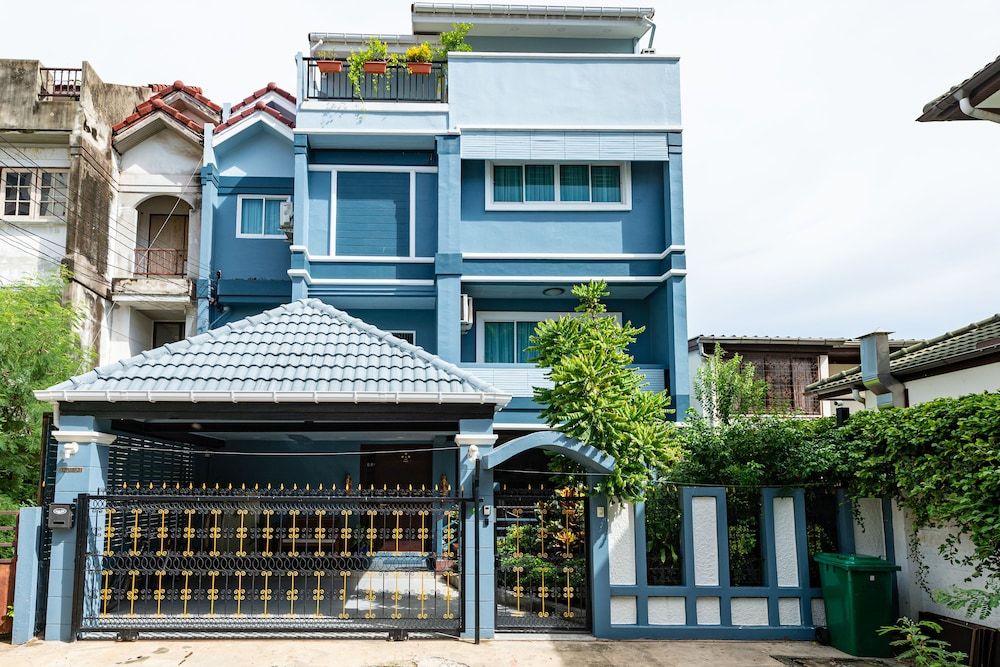 undefined Maneeya Park Residence 2