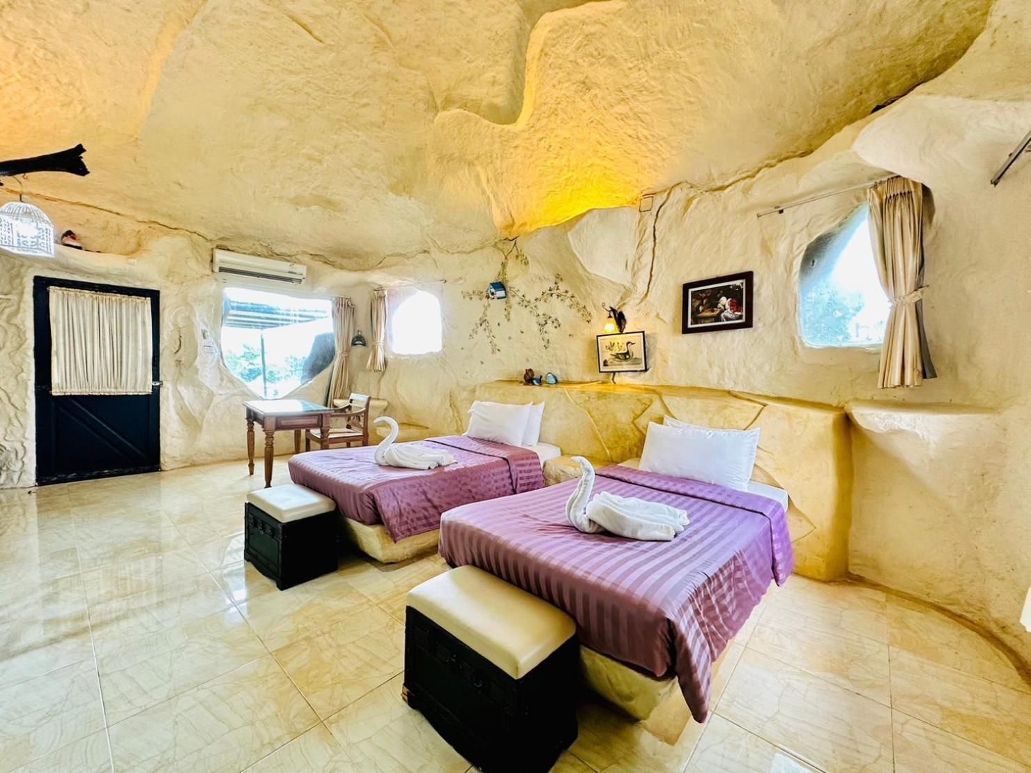 Yoko River Kwai Resort Cave Room 2