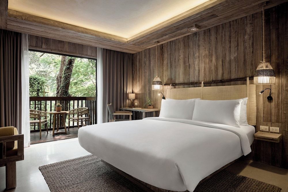 Dinso Resort & Villas Phuket, Vignette Collection by IHG Premium Room, 1 King Bed, Garden View 2